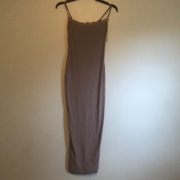 SKIMS Lace Maxi Dress, color-Zinc, Style-fits everybody, size medium, NWT - Picture 2 of 8